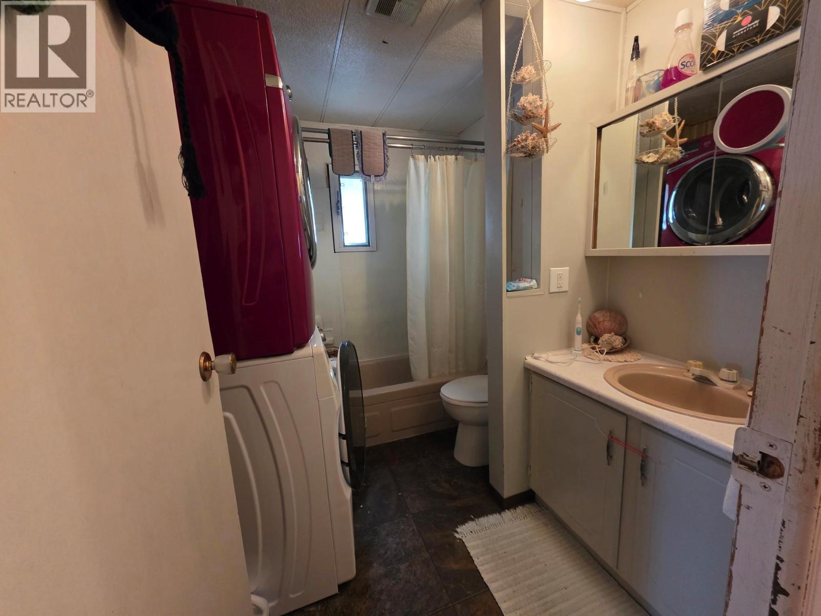  4300 Victoria Avenue East, Grand Forks