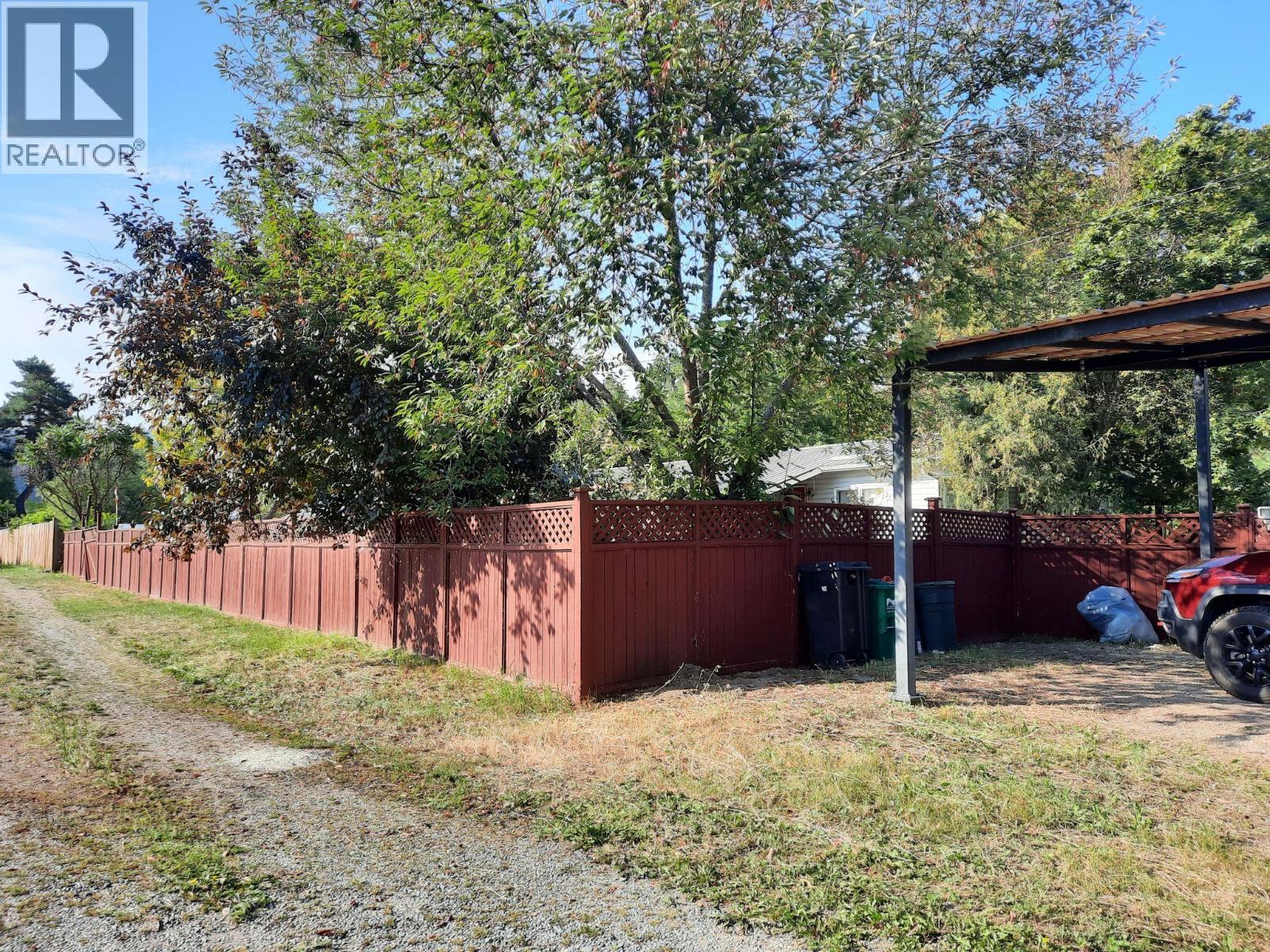  4300 Victoria Avenue East, Grand Forks