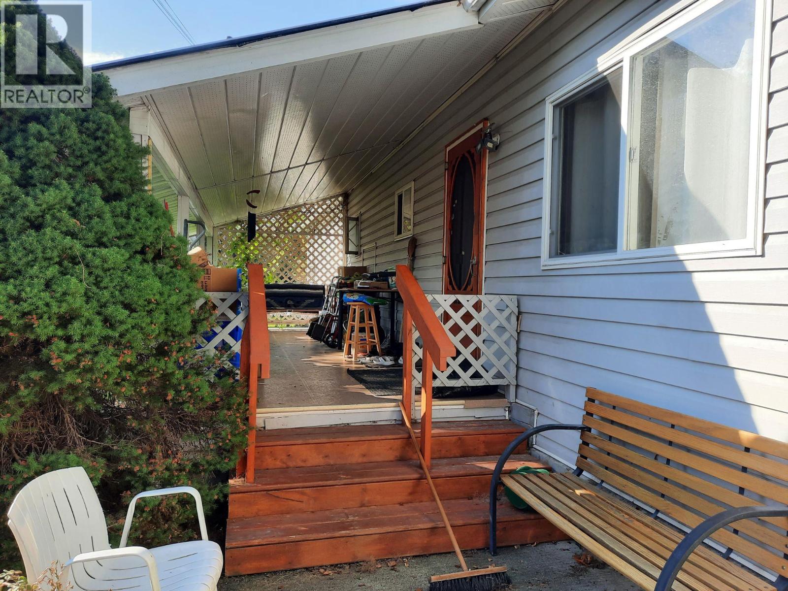  4300 Victoria Avenue East, Grand Forks