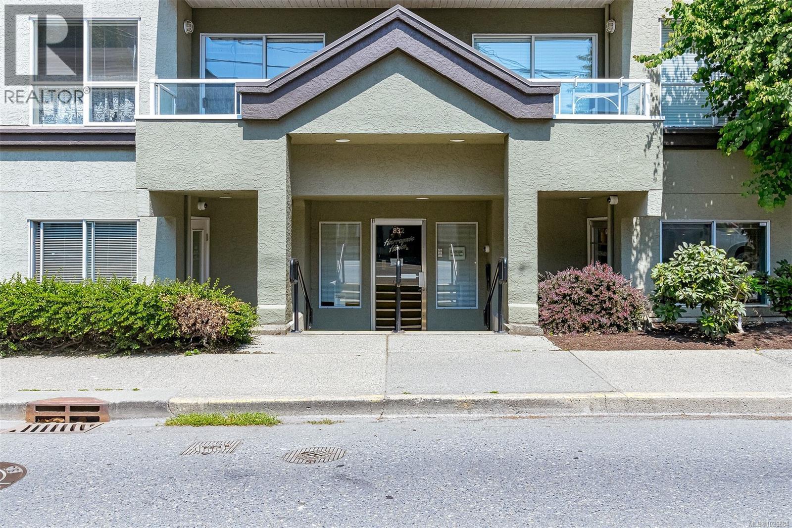 102 & 103 832 Fisgard Street, Victoria