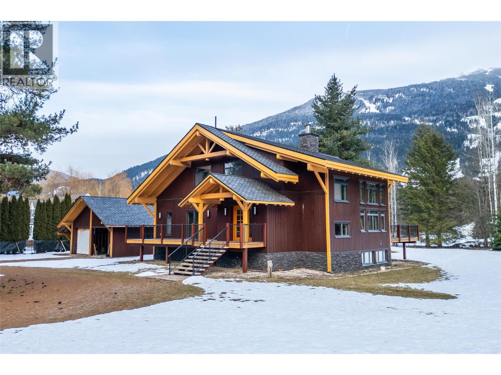  3266 Airport Way, Revelstoke