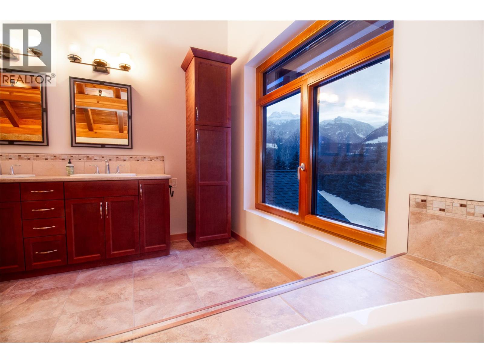  3266 Airport Way, Revelstoke