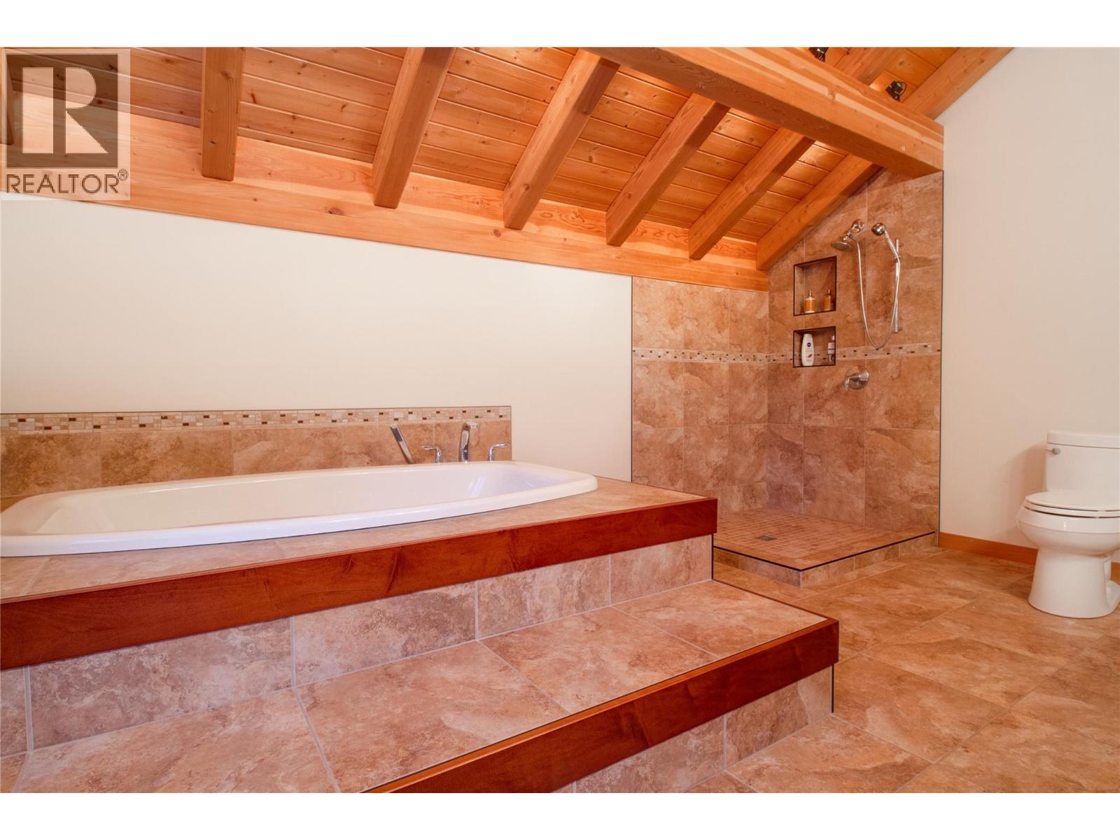  3266 Airport Way, Revelstoke