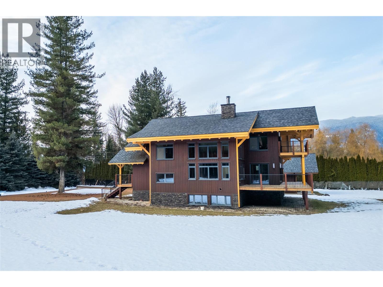  3266 Airport Way, Revelstoke
