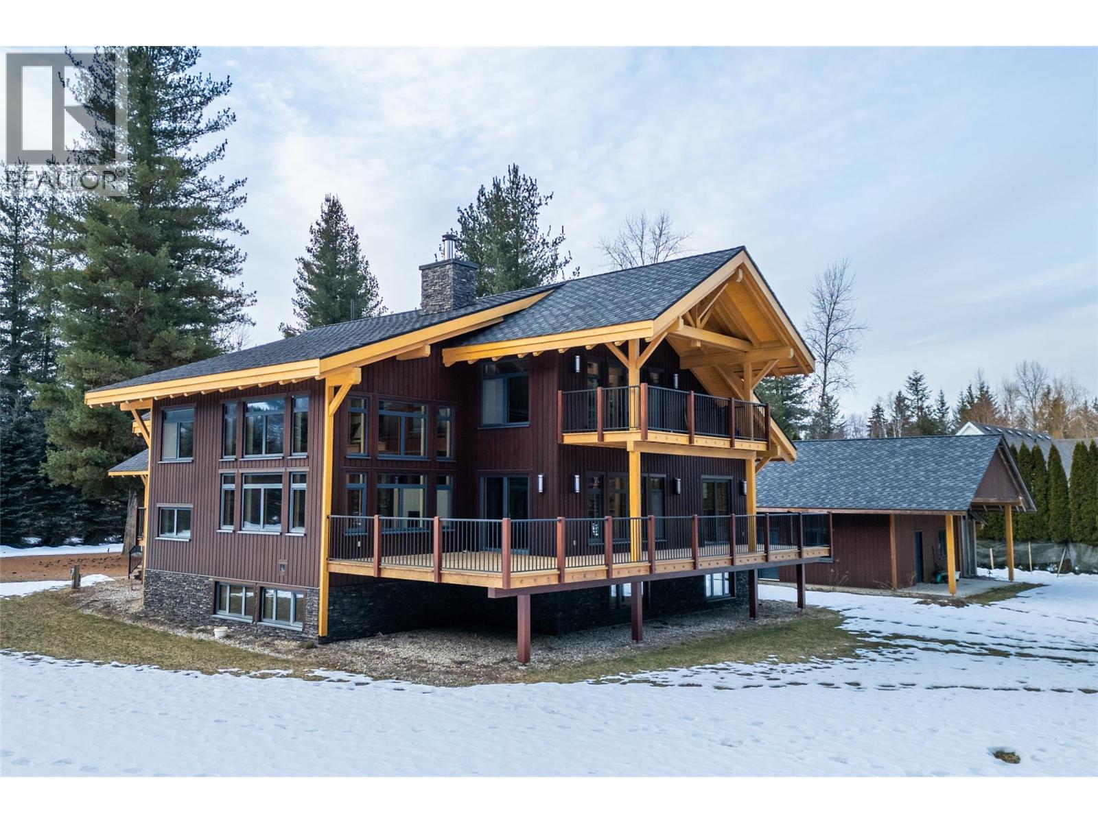  3266 Airport Way, Revelstoke