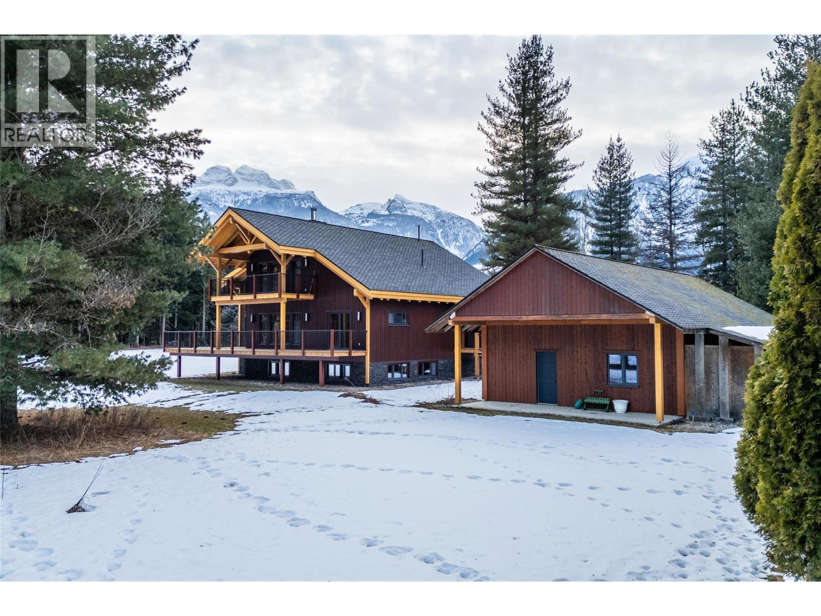  3266 Airport Way, Revelstoke
