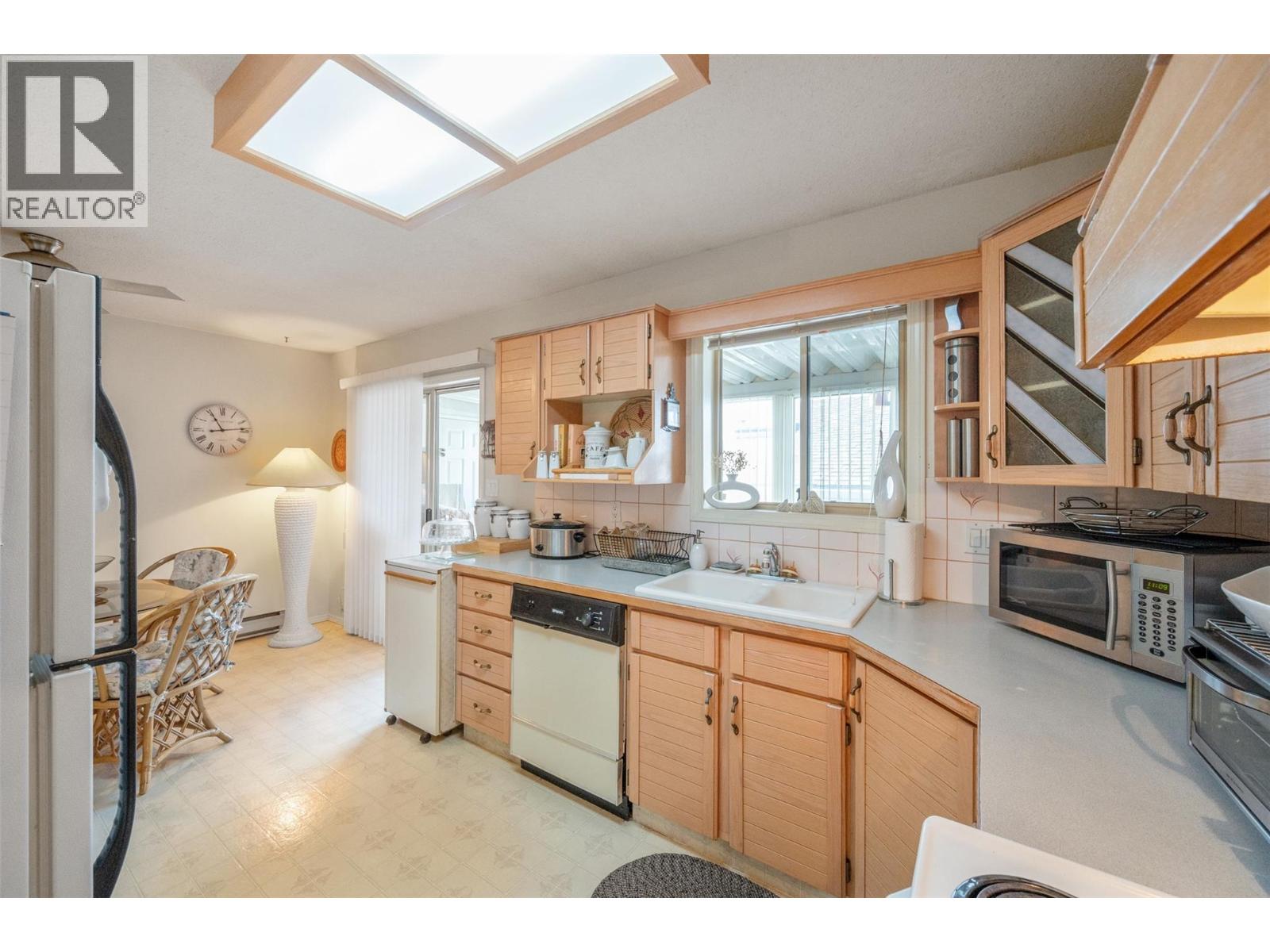 #15 3096 South Main Street - 10