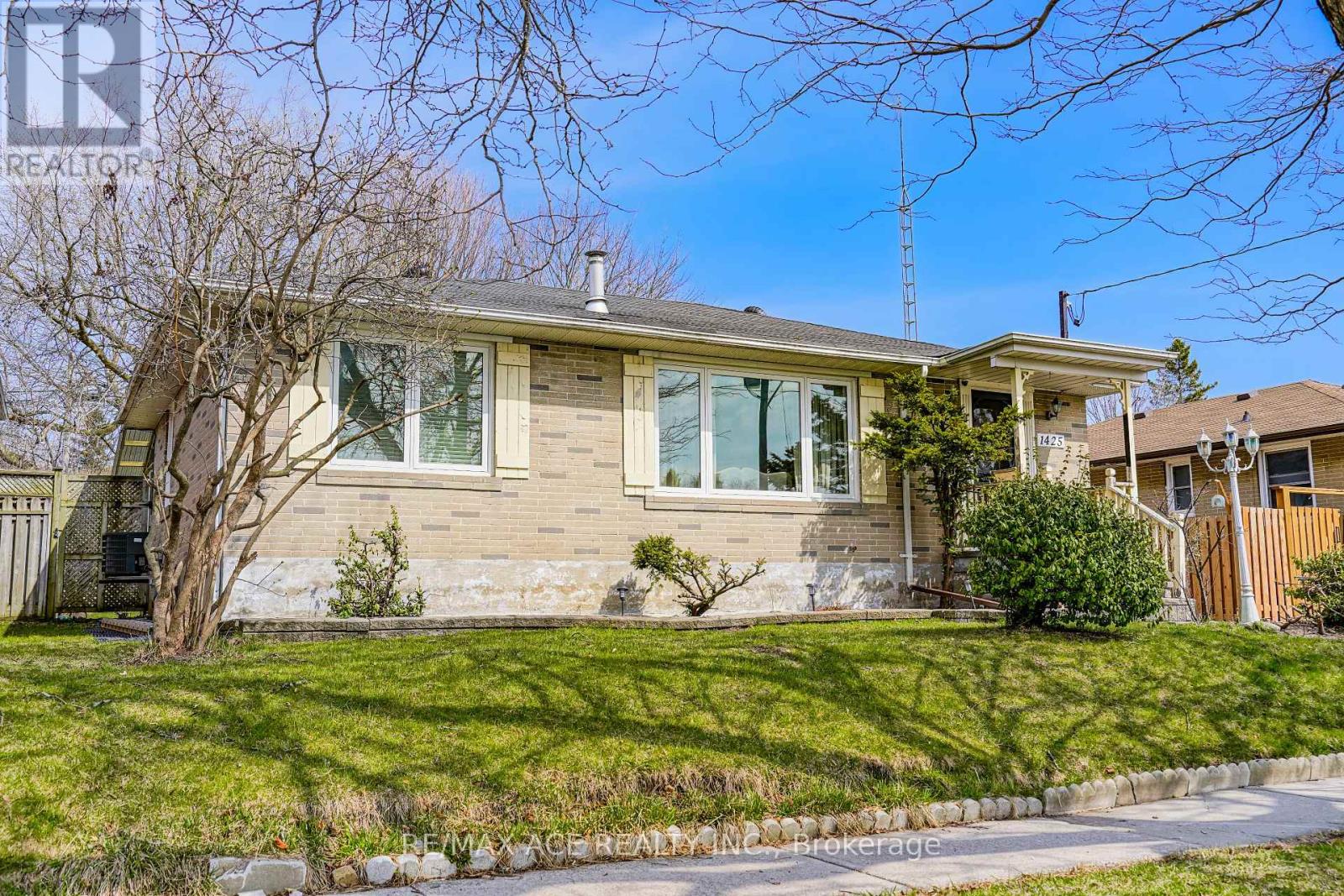 1425 LAKEFIELD DRIVE - Photo 2 of 50, Oshawa (Lakeview), Ontario