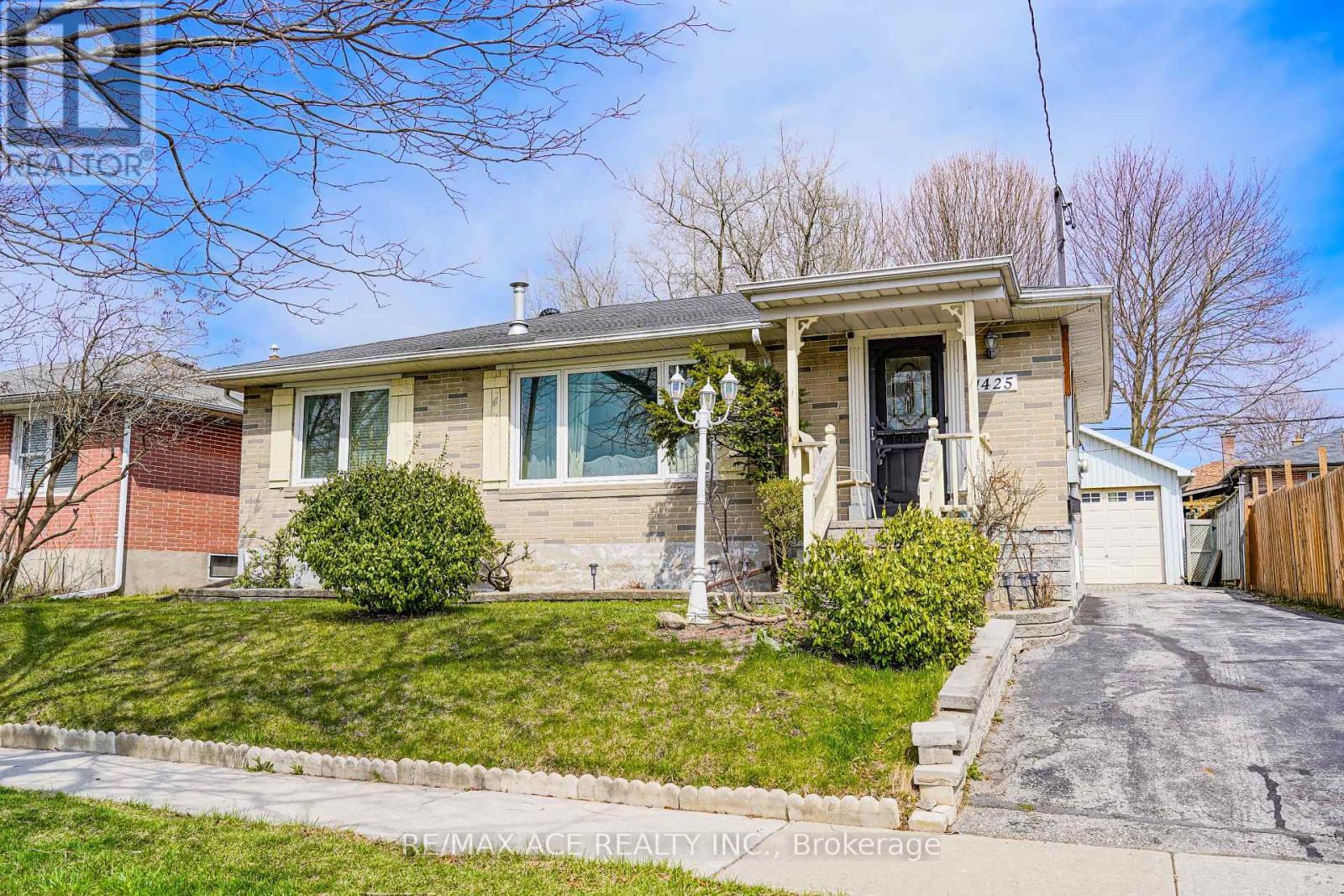 1425 LAKEFIELD DRIVE - Photo 4 of 50, Oshawa (Lakeview), Ontario