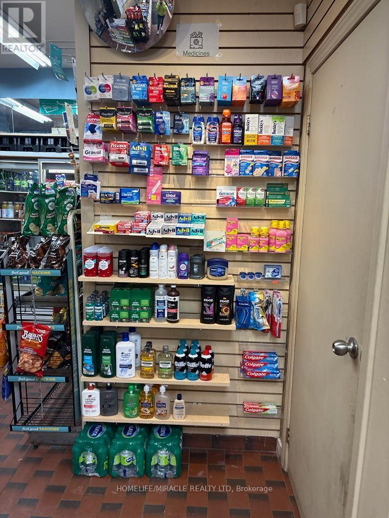 2031 Lakeshore Unit 1 photo 3