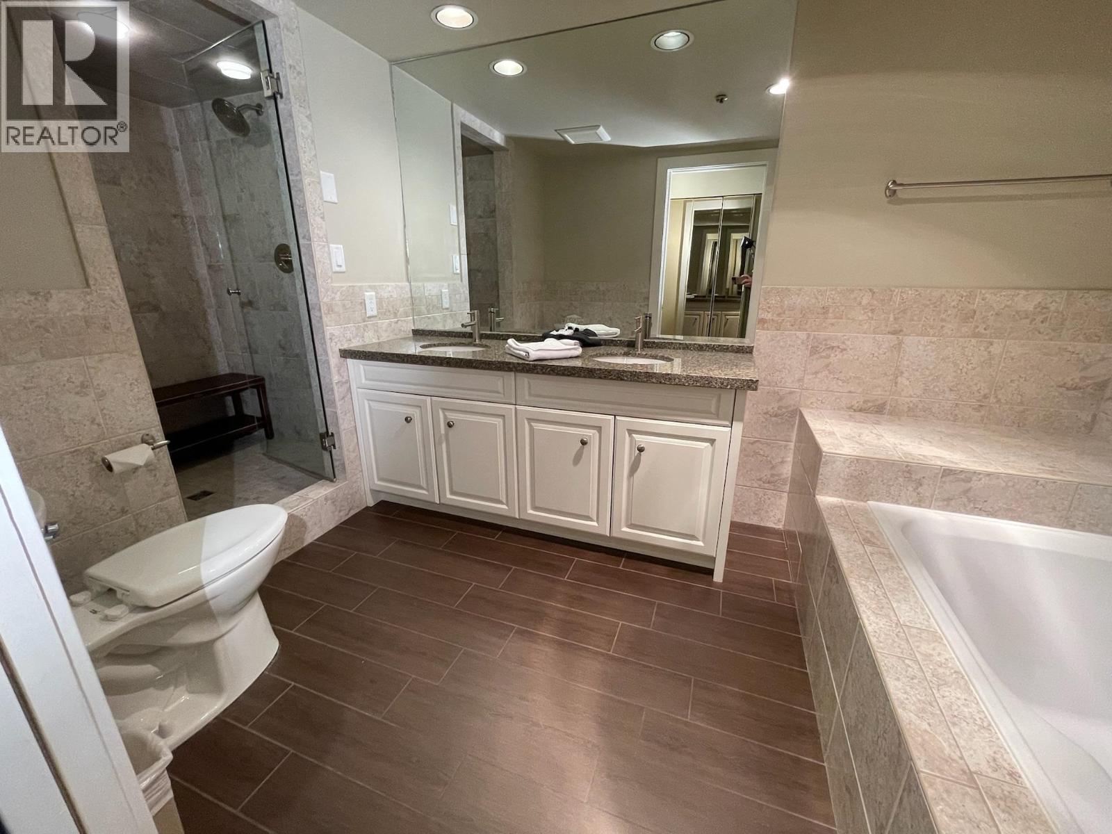 Week 50 203/303-4321 VILLAGE GATE BOULEVARD, Whistler