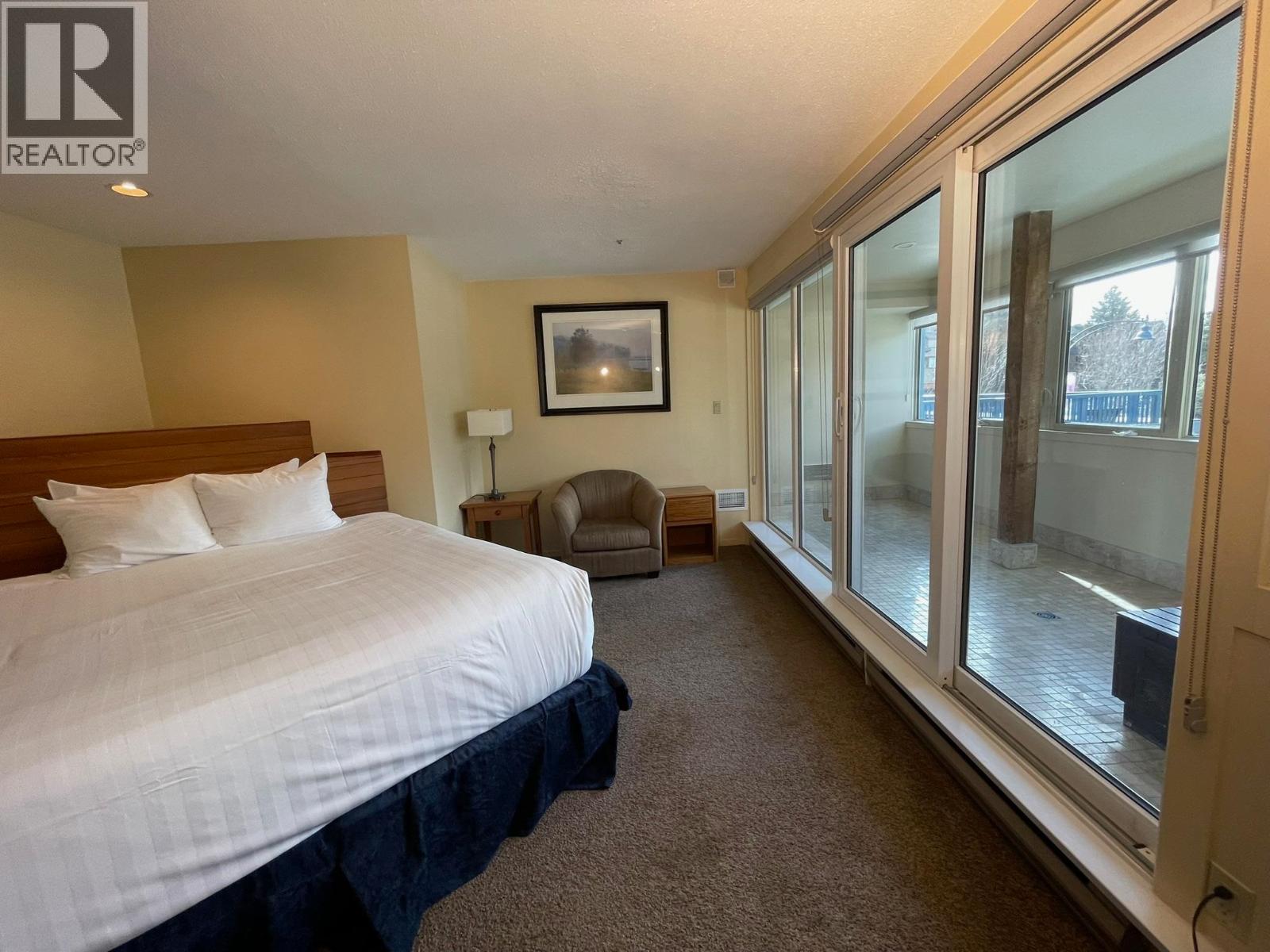 Week 50 203/303-4321 VILLAGE GATE BOULEVARD, Whistler