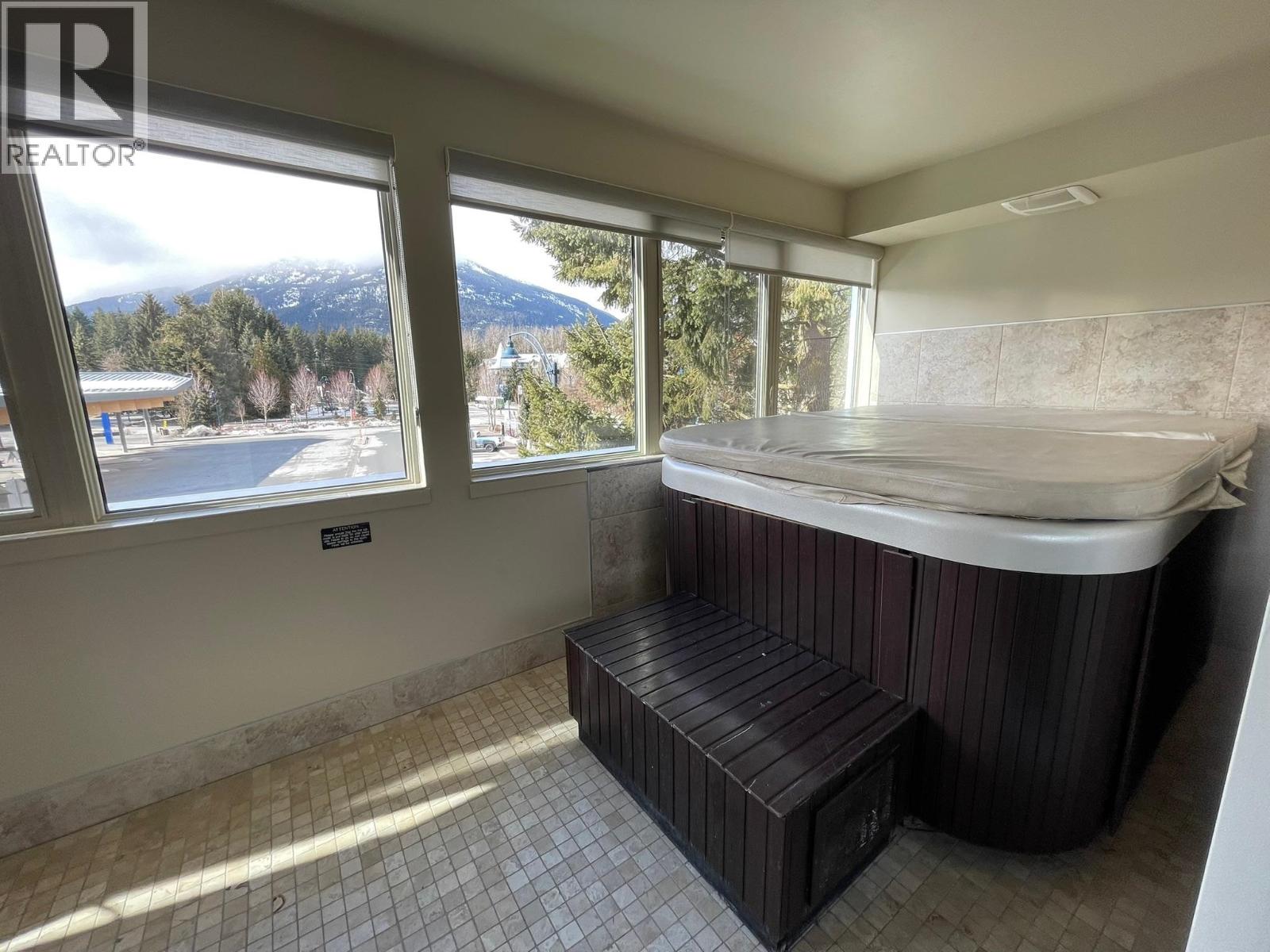 Week 50 203/303-4321 VILLAGE GATE BOULEVARD, Whistler