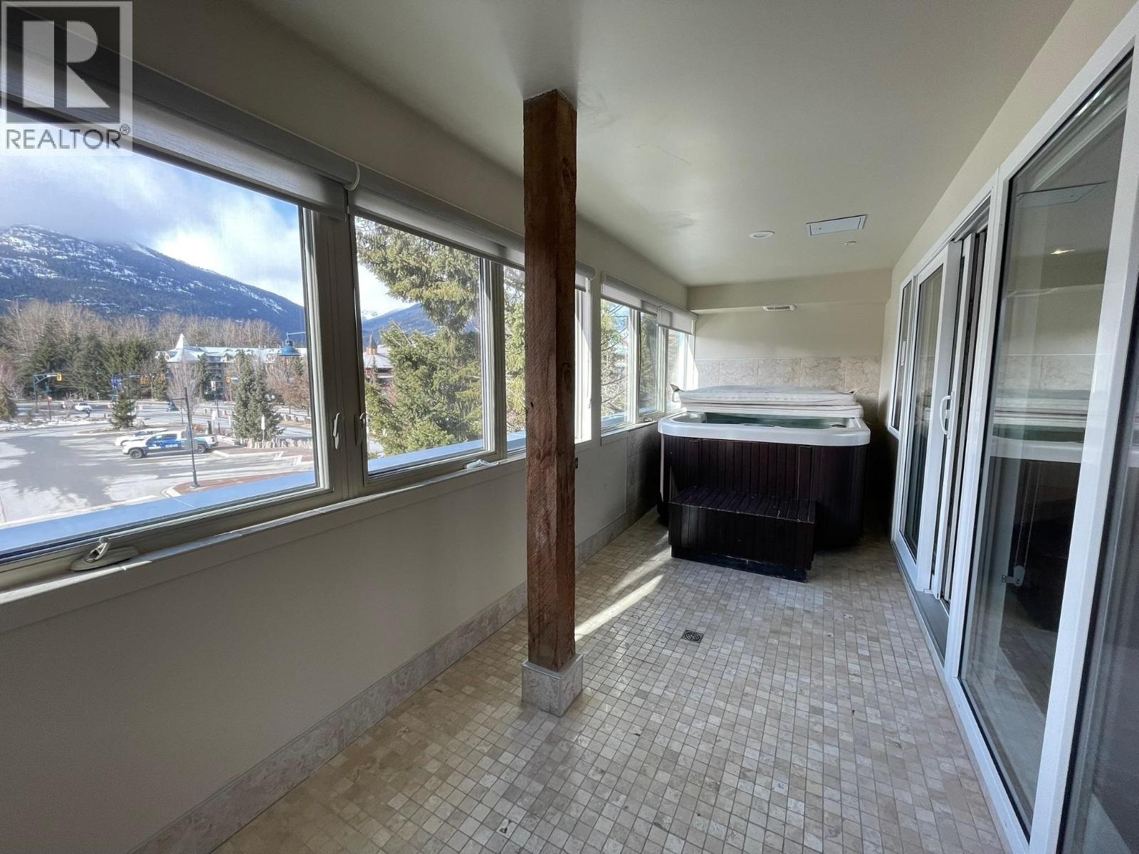 Week 50 203/303-4321 VILLAGE GATE BOULEVARD, Whistler