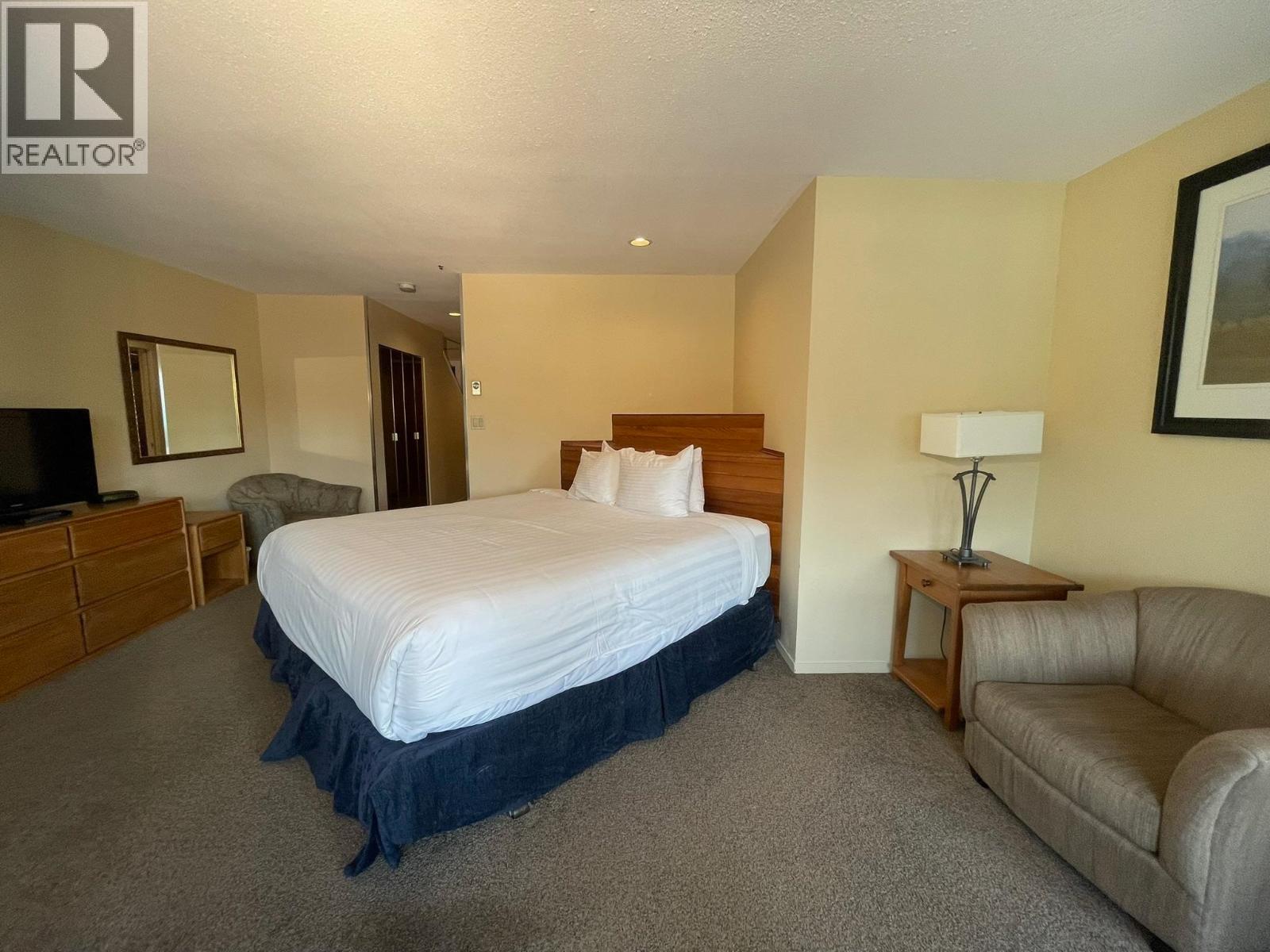 Week 50 203/303-4321 VILLAGE GATE BOULEVARD, Whistler