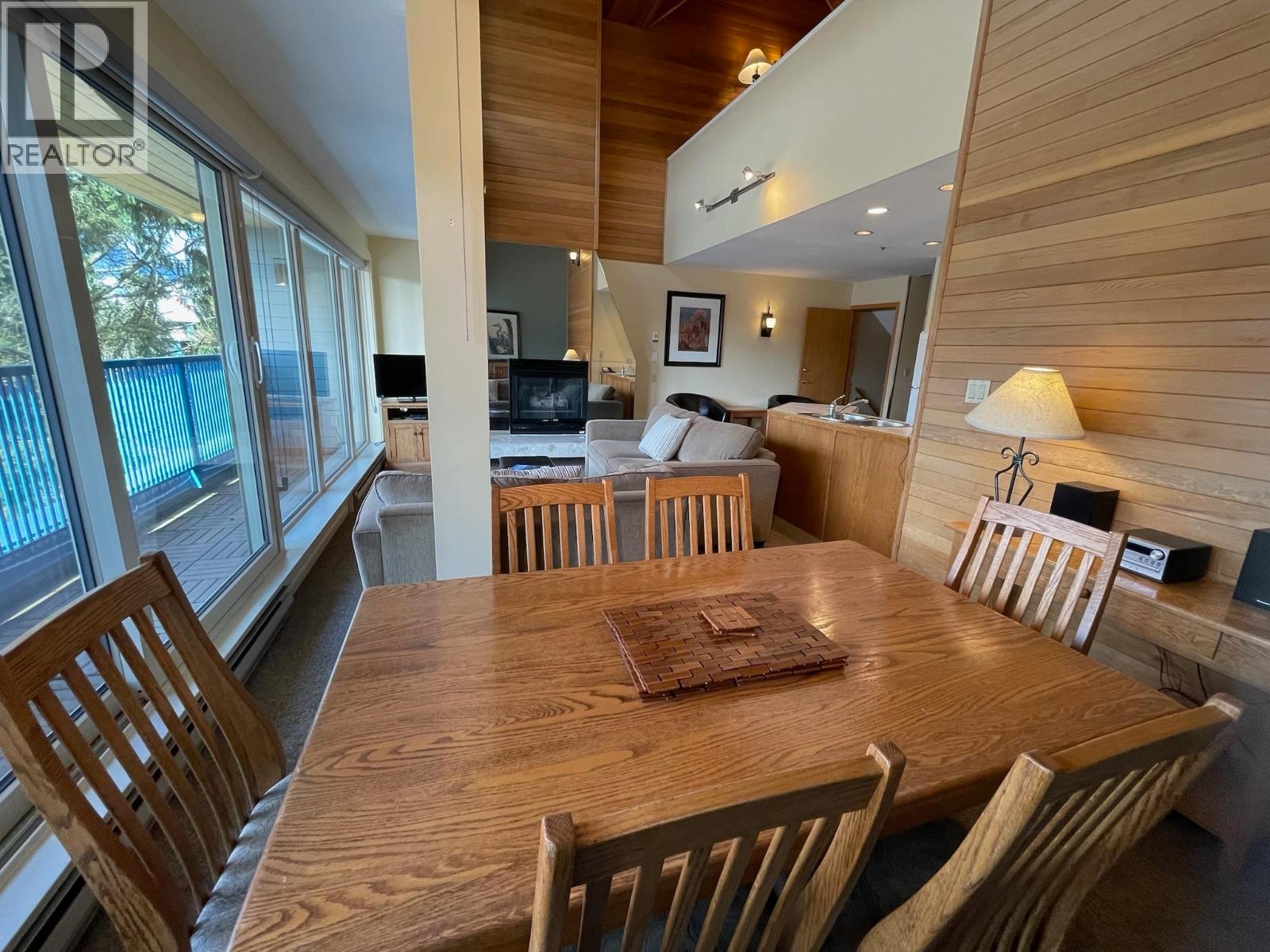 Week 50 203/303-4321 VILLAGE GATE BOULEVARD, Whistler