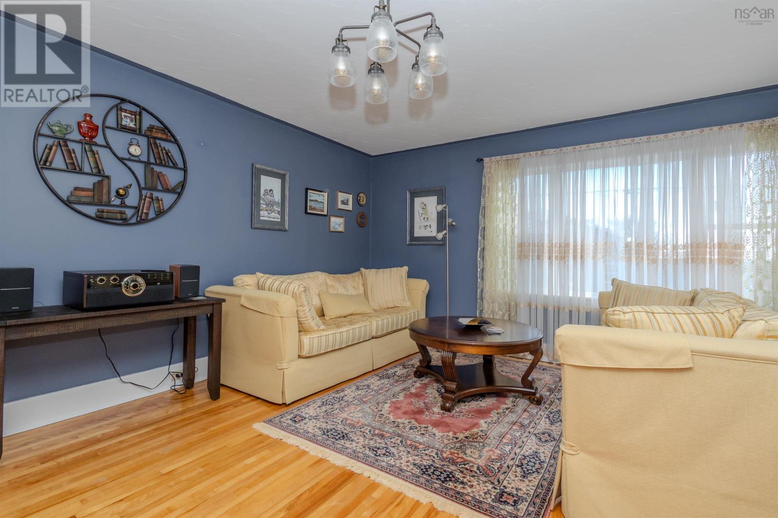 Property 14 of 46 of 340 King Edward Street