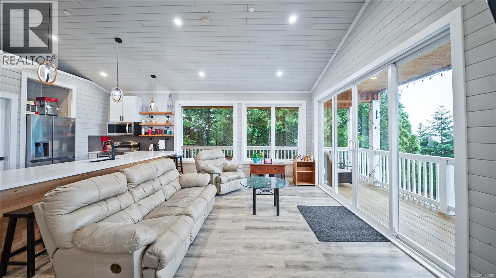 1550 Olympic Dr, Shawnigan Lake