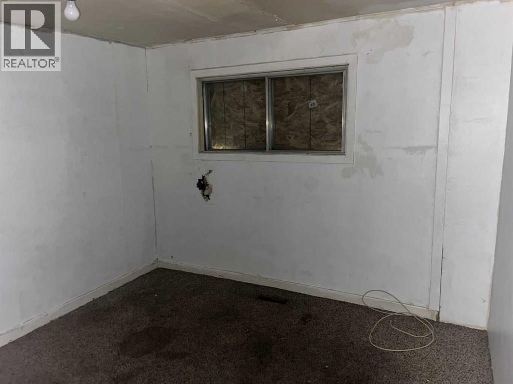 4503 45 Street - Photo 5 of 9, Lloydminster, Saskatchewan