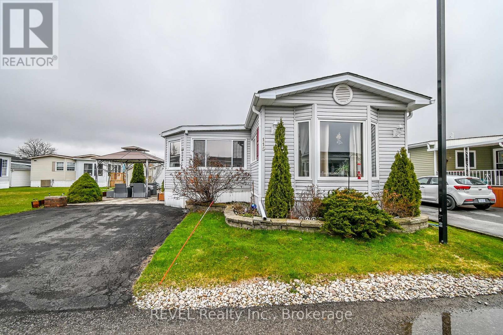 #115 3033 TOWNLINE ROAD - 33