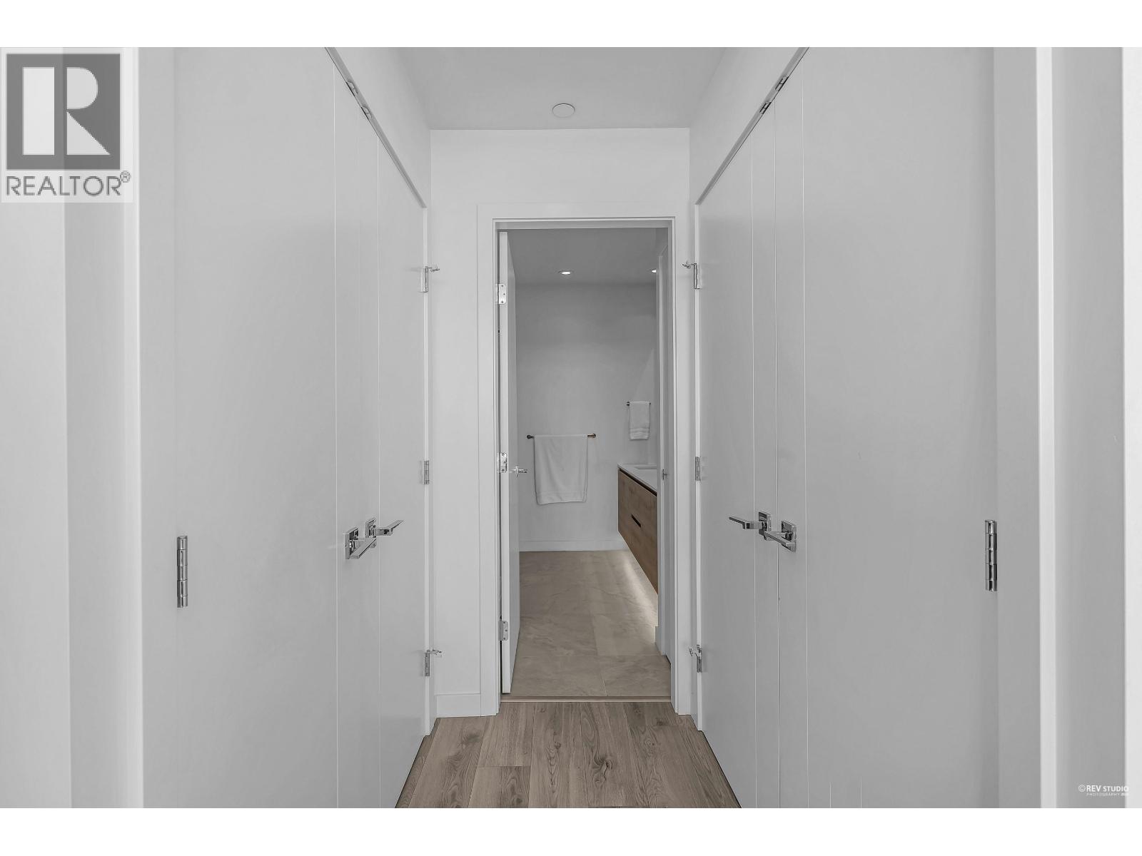 607 680 QUAYSIDE DRIVE, New Westminster