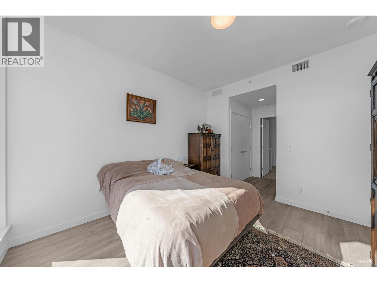 607 680 QUAYSIDE DRIVE, New Westminster