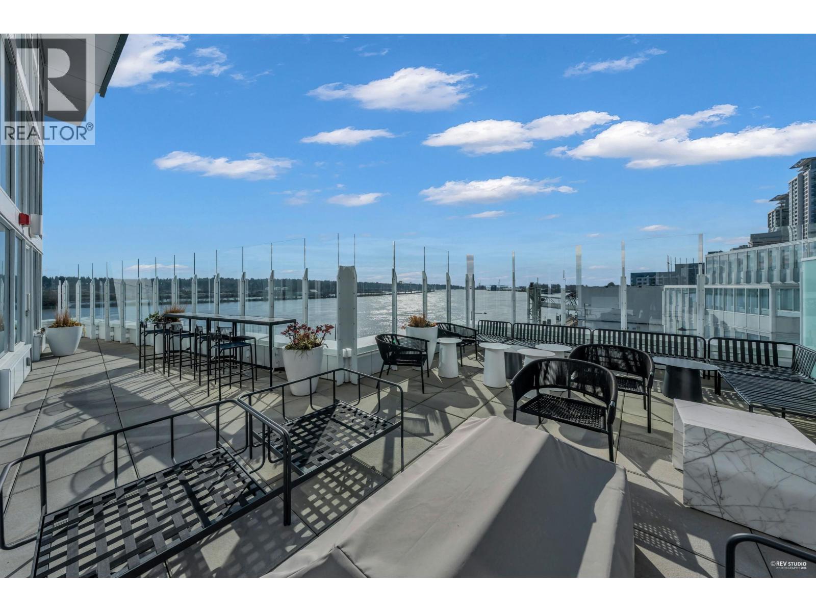 607 680 QUAYSIDE DRIVE, New Westminster