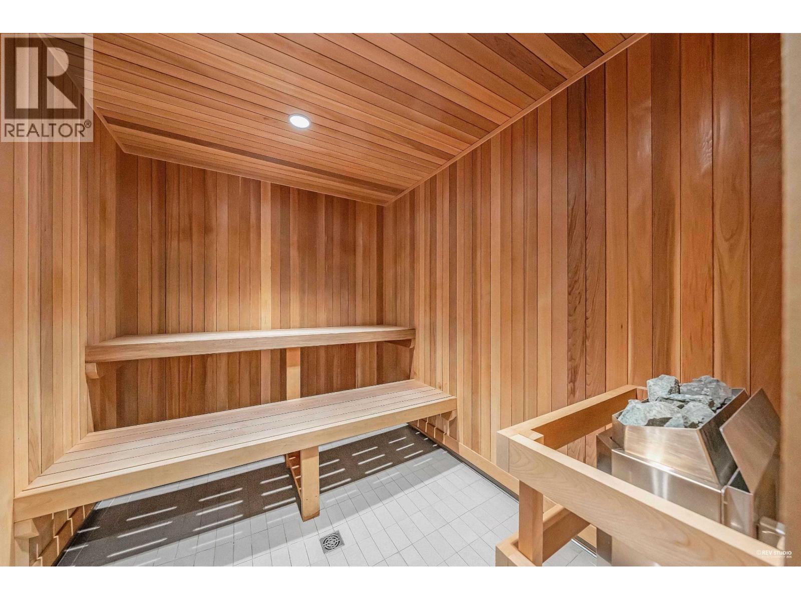 607 680 QUAYSIDE DRIVE, New Westminster