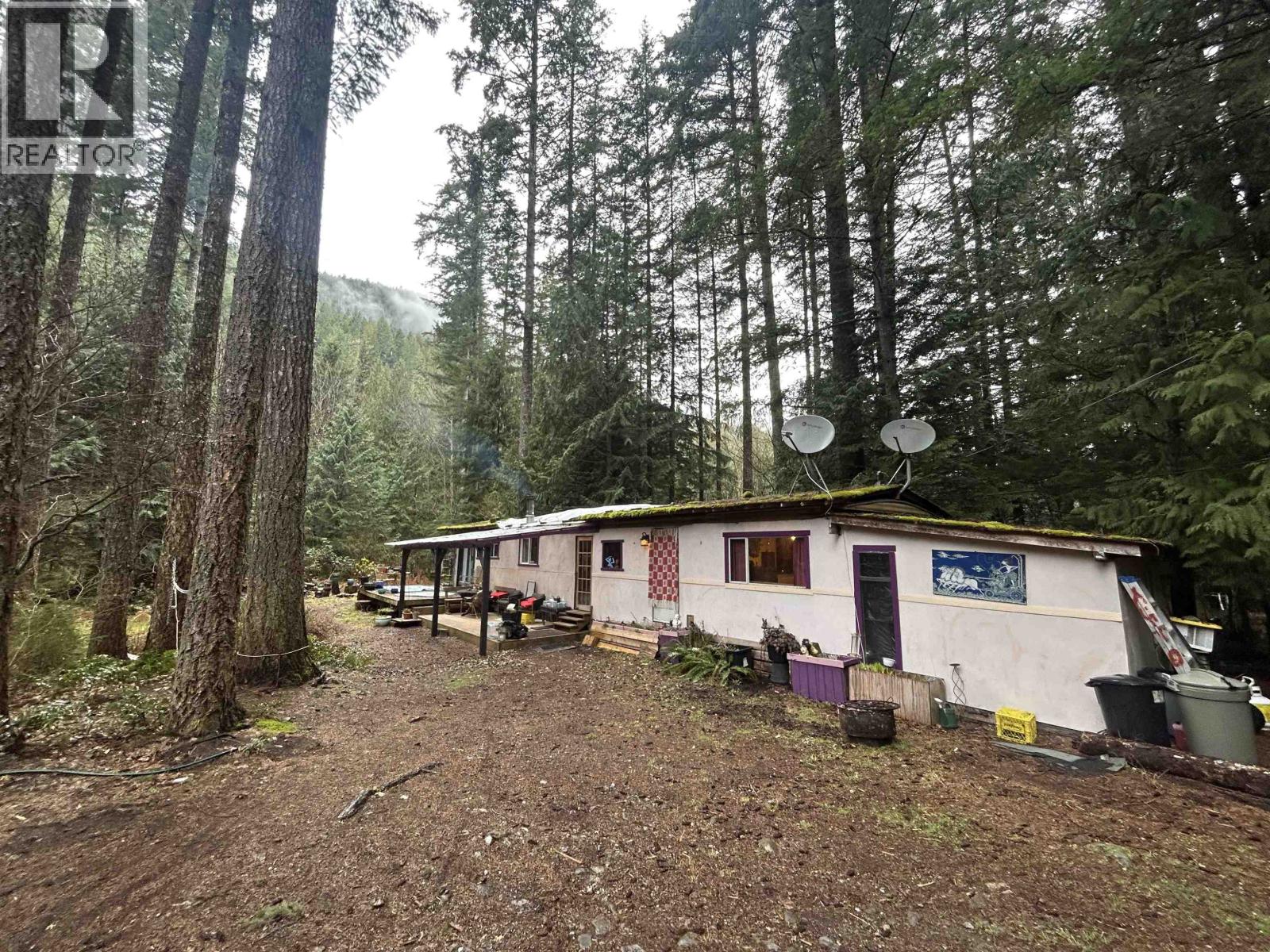 9063 PARADISE VALLEY ROAD, Squamish