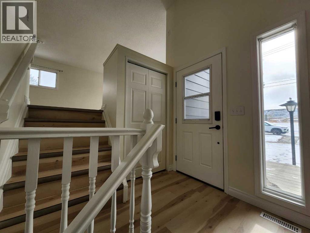 1318 Newcastle Trail - Photo 3 of 24, Drumheller, Alberta