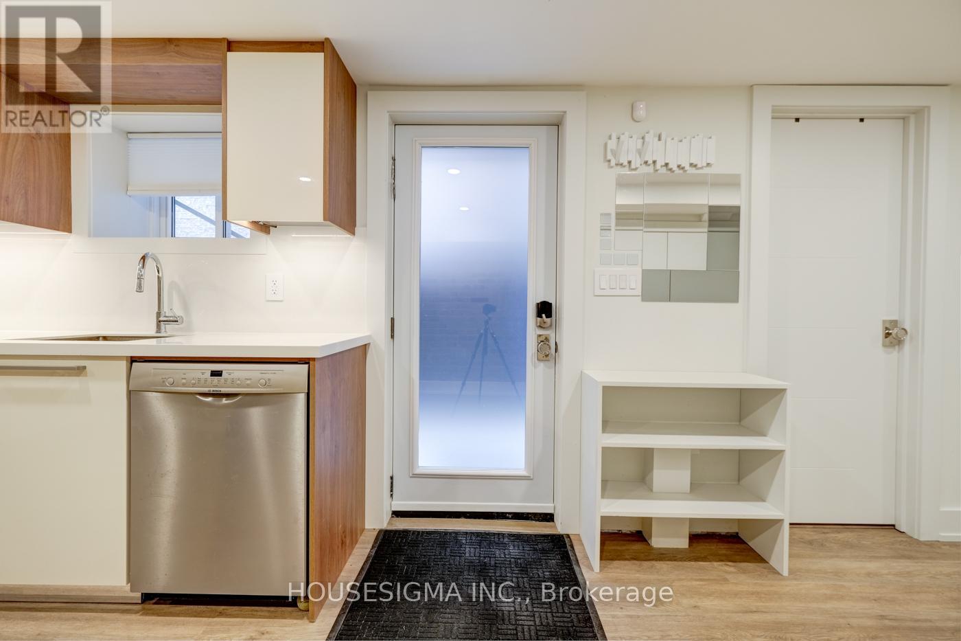 274 Roxton Road Lower