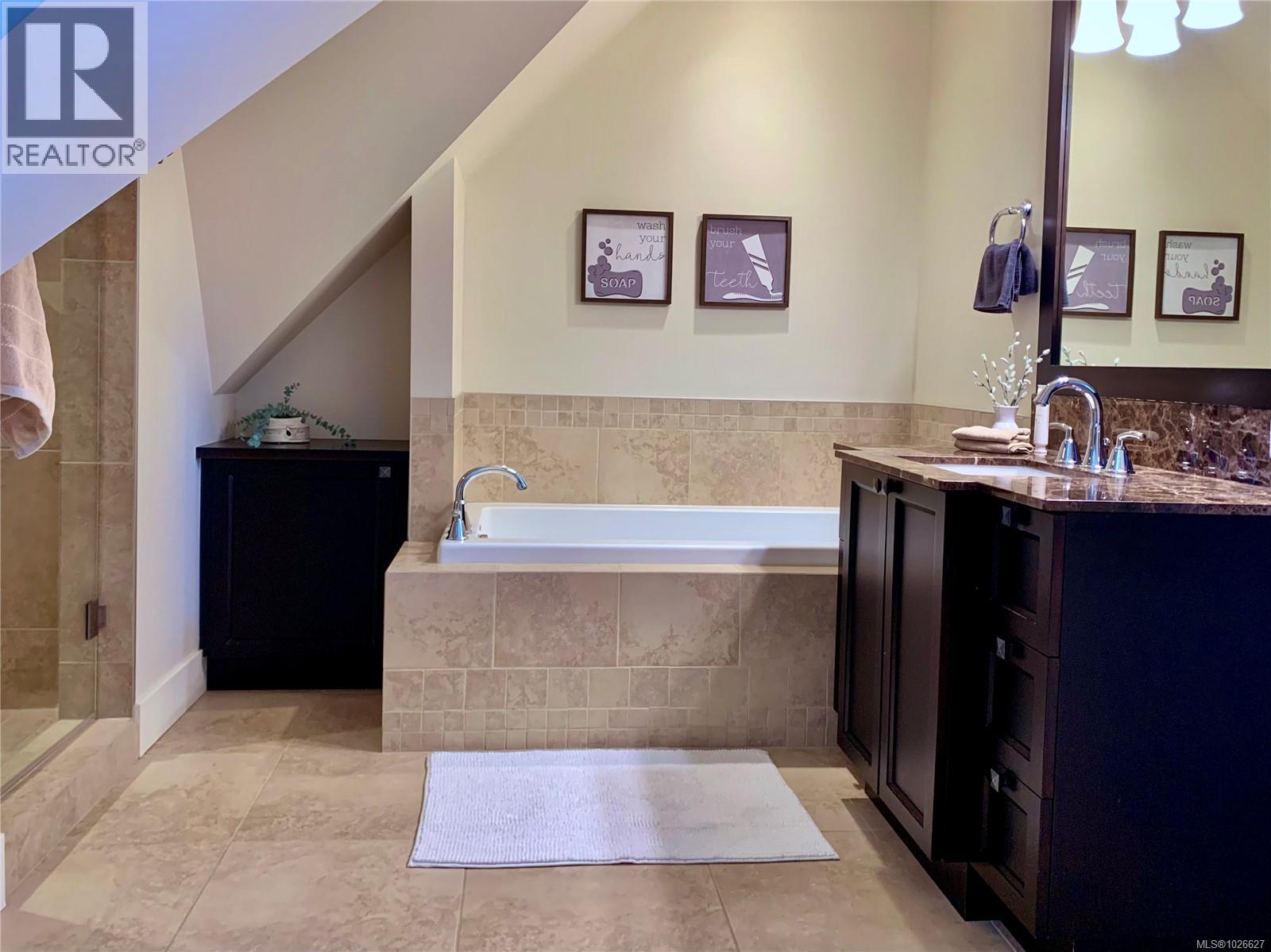 15 675 Superior Street, Victoria