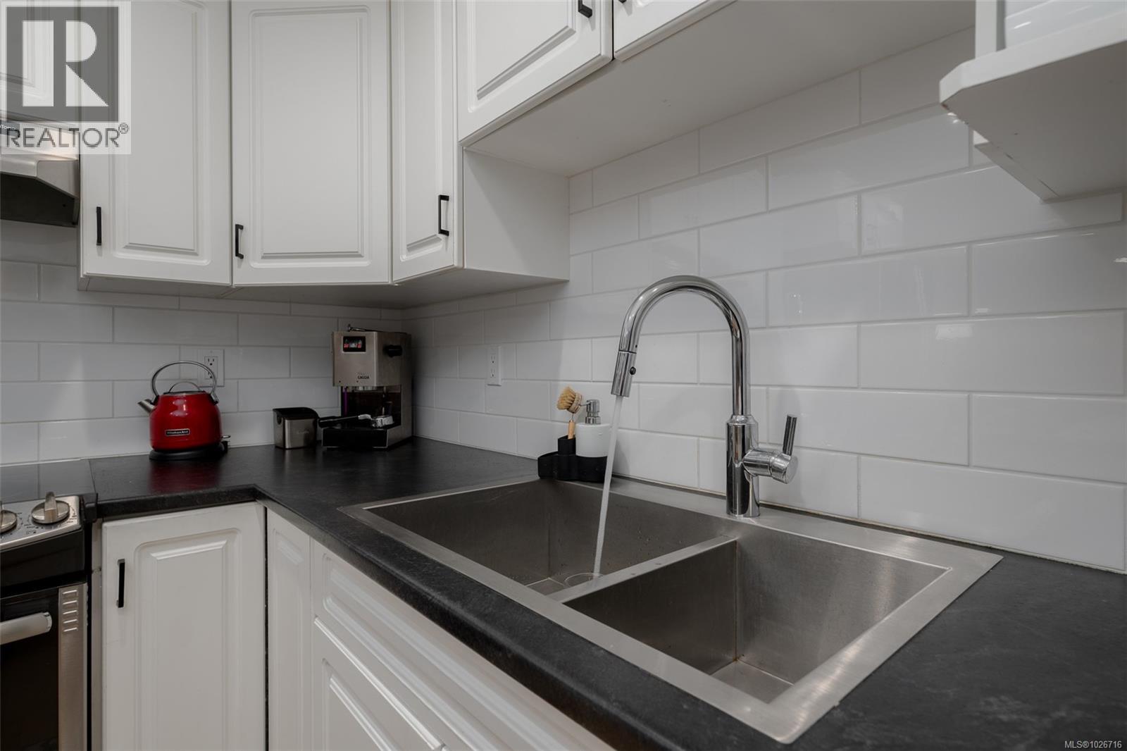 101 211 Victoria Rd, Nanaimo