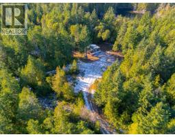 2740 Lakeview Rd, Qualicum Beach, BC V9K2L7 Photo 11