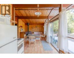 2740 Lakeview Rd, Qualicum Beach, BC V9K2L7 Photo 15