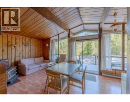 2740 Lakeview Rd, Qualicum Beach, BC V9K2L7 Photo 17