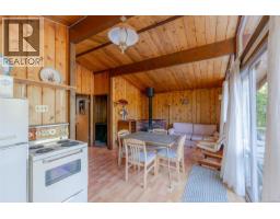 2740 Lakeview Rd, Qualicum Beach, BC V9K2L7 Photo 16