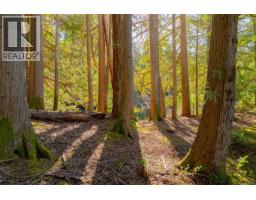 2740 Lakeview Rd, Qualicum Beach, BC V9K2L7 Photo 8