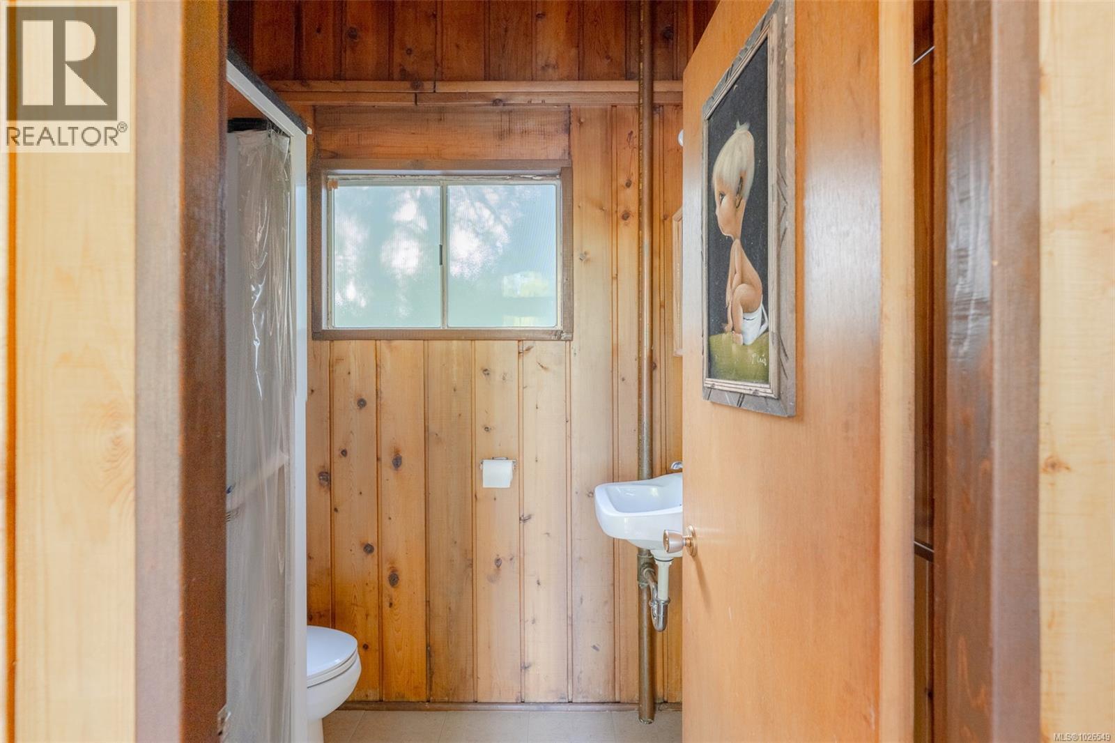 2740 Lakeview Rd, Qualicum Beach