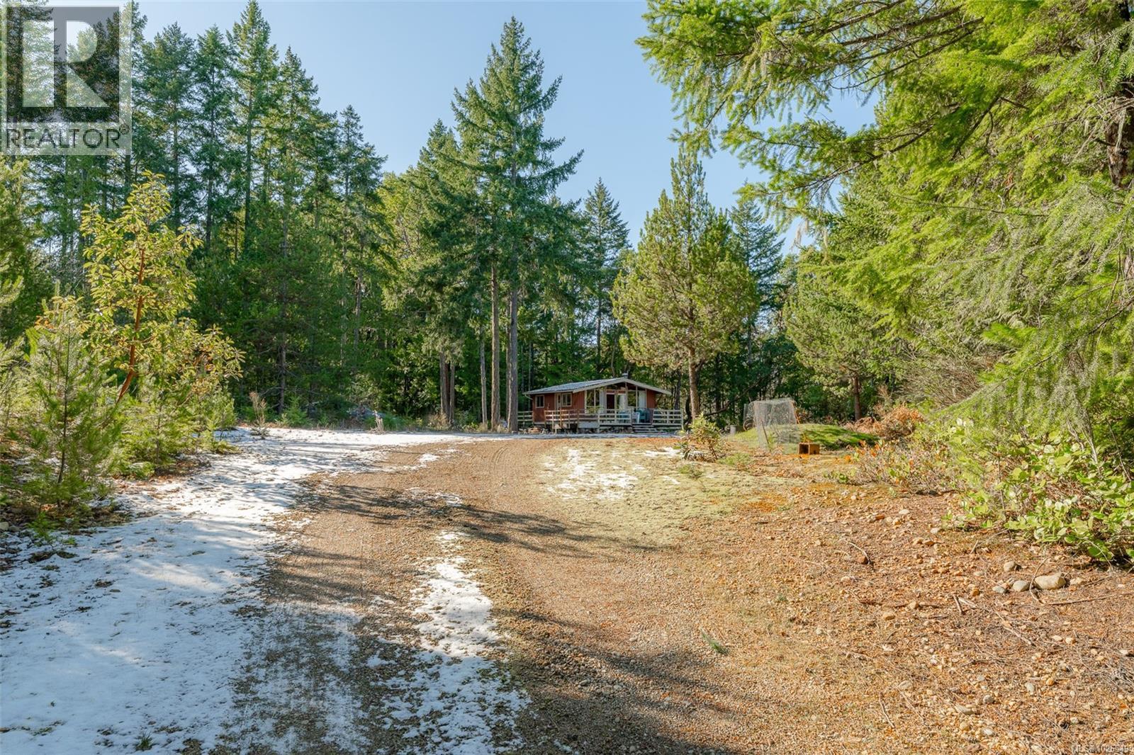 2740 Lakeview Rd, Qualicum Beach