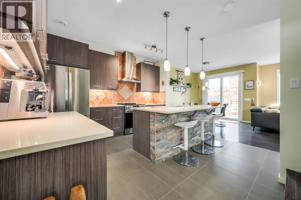 12 Sunrise View, Cochrane