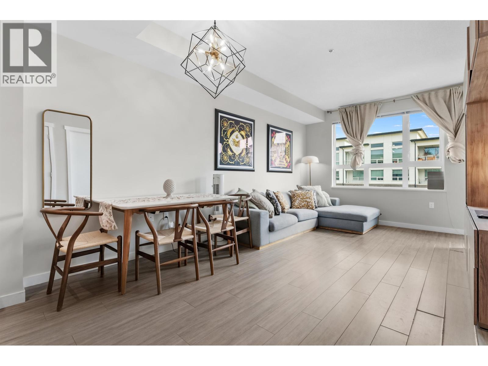 422 9213 ODLIN ROAD - Photo 4 of 32, Richmond, British Columbia