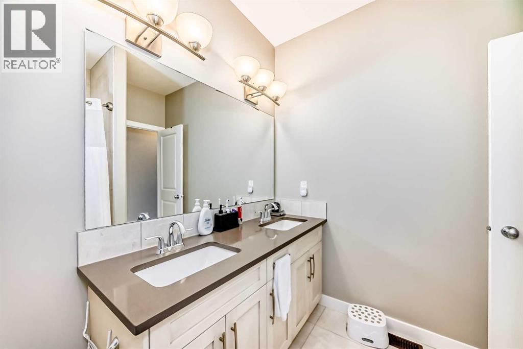 Single Family House for Sale in  Cougar Ridge Landing SW Cougar Ridge Calgary 