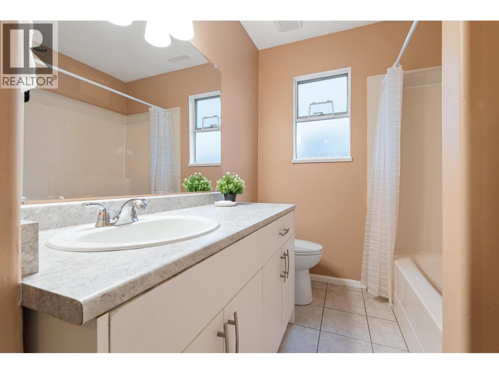 3268 VINCENT STREET, Port Coquitlam