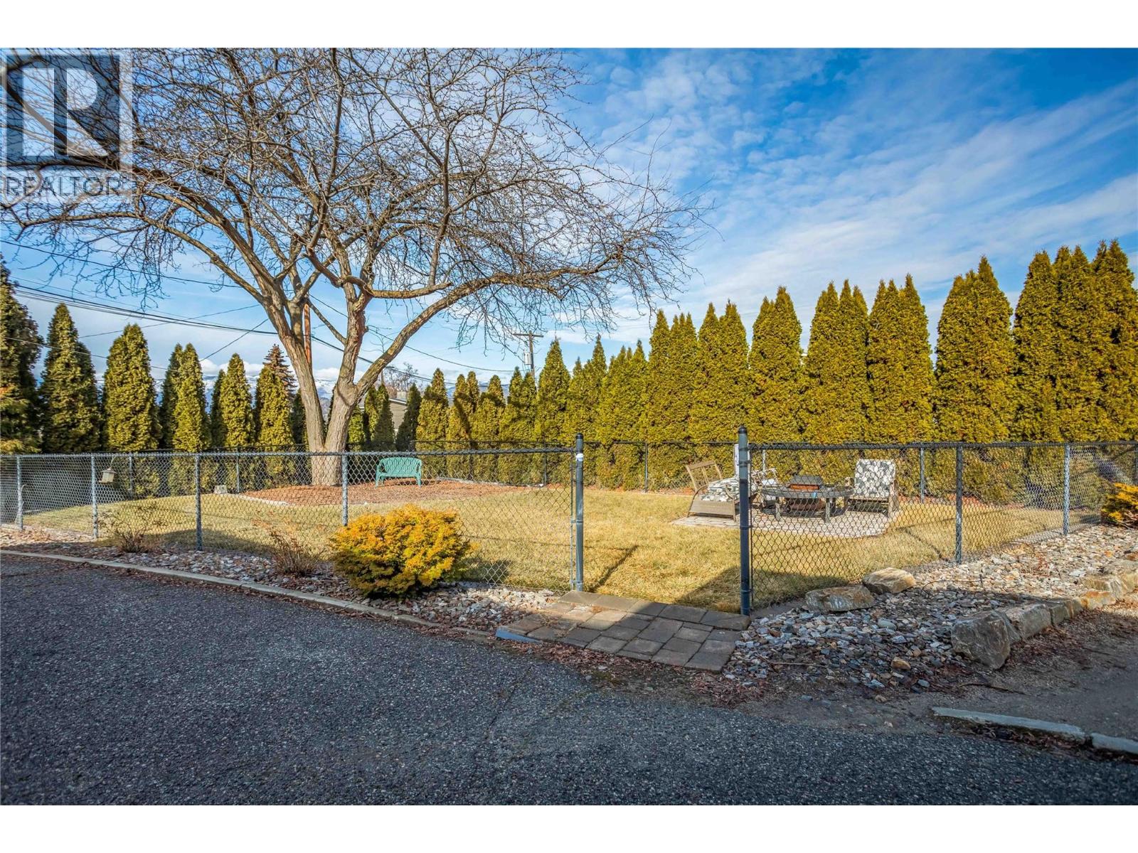  1105 Cactus Road, Kelowna