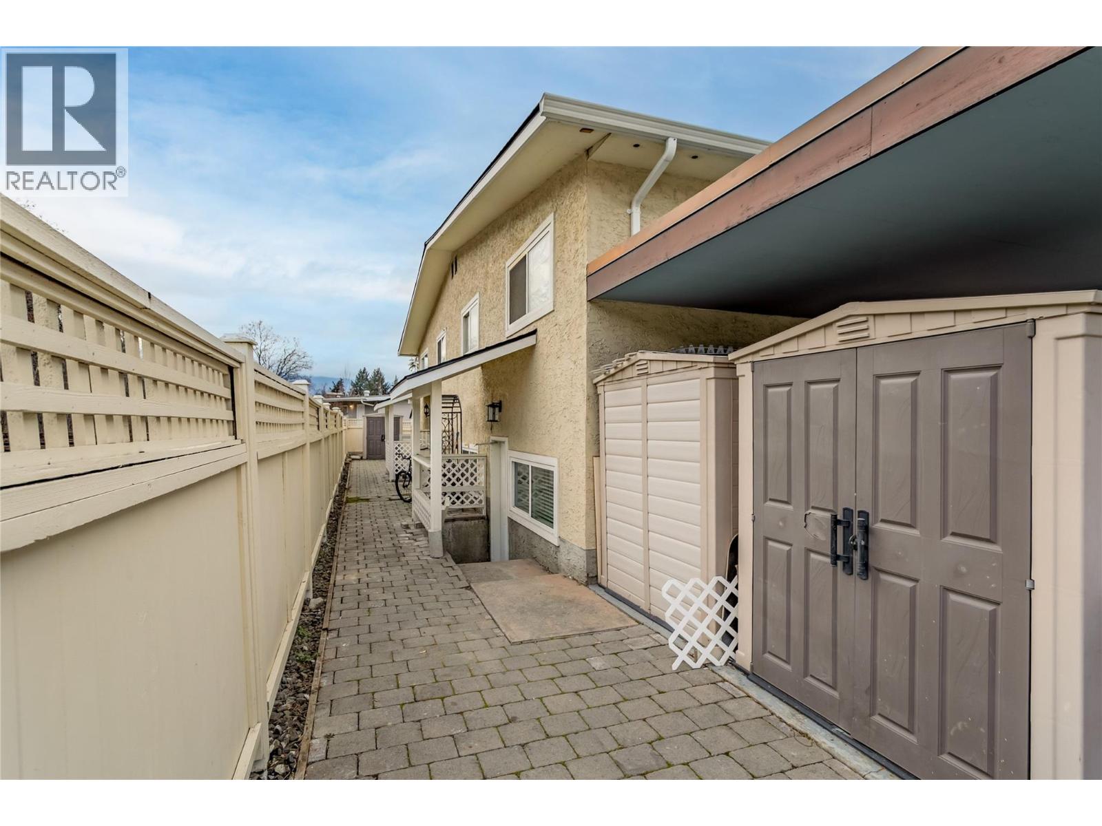  1105 Cactus Road, Kelowna