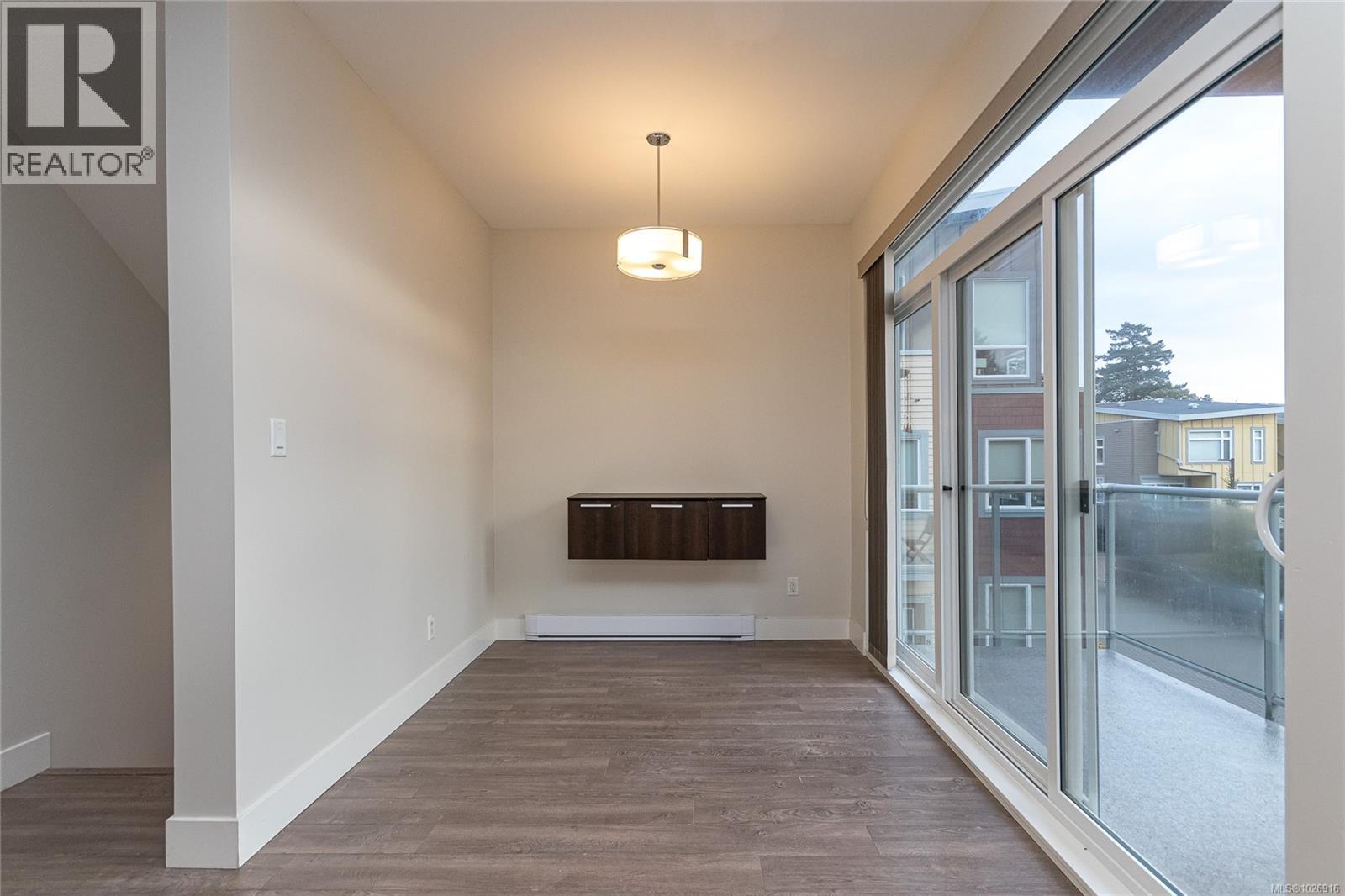 14 235 Island Hwy, View Royal