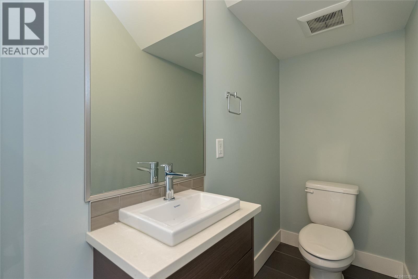 14 235 Island Hwy, View Royal