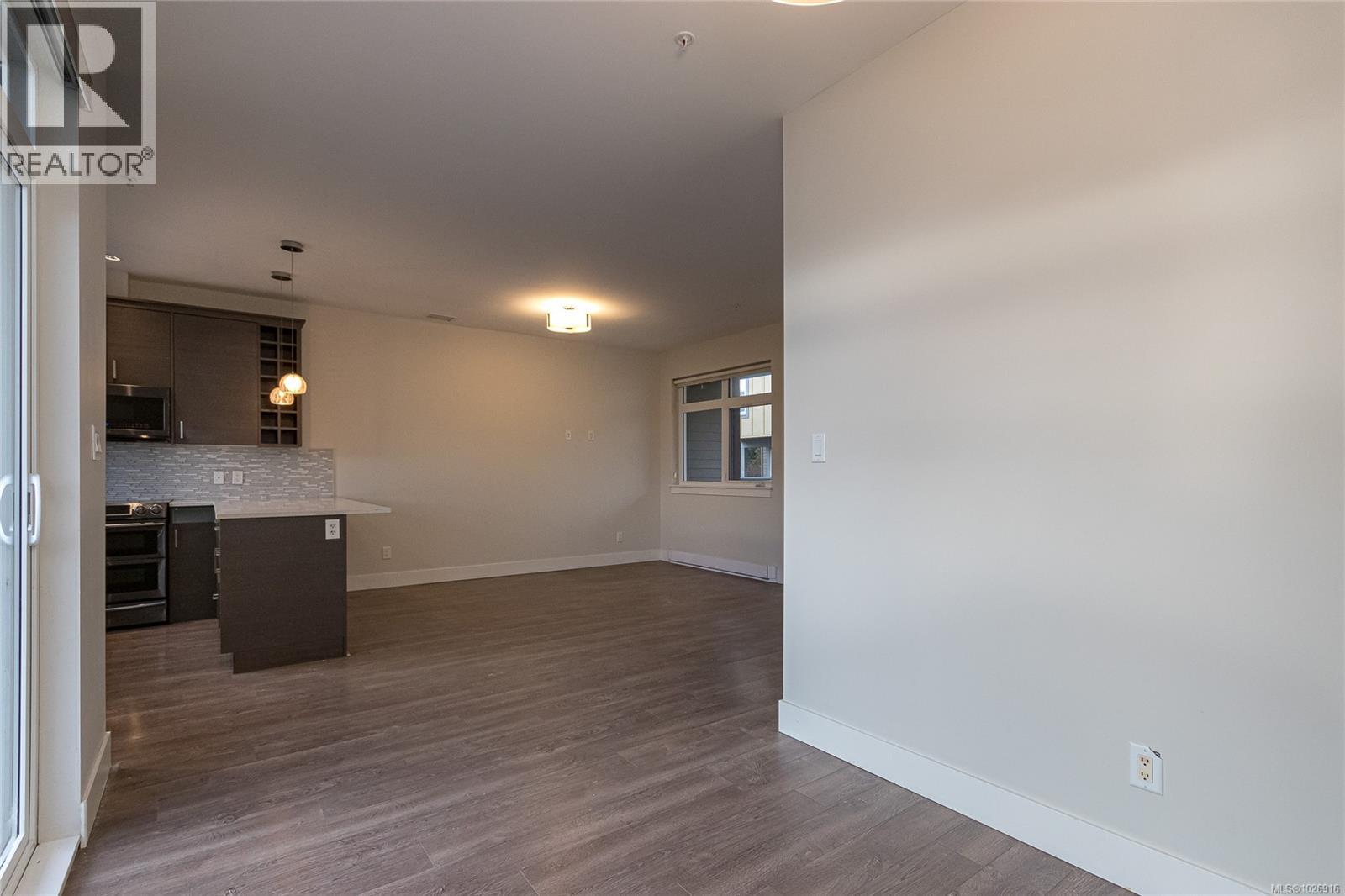 14 235 Island Hwy, View Royal