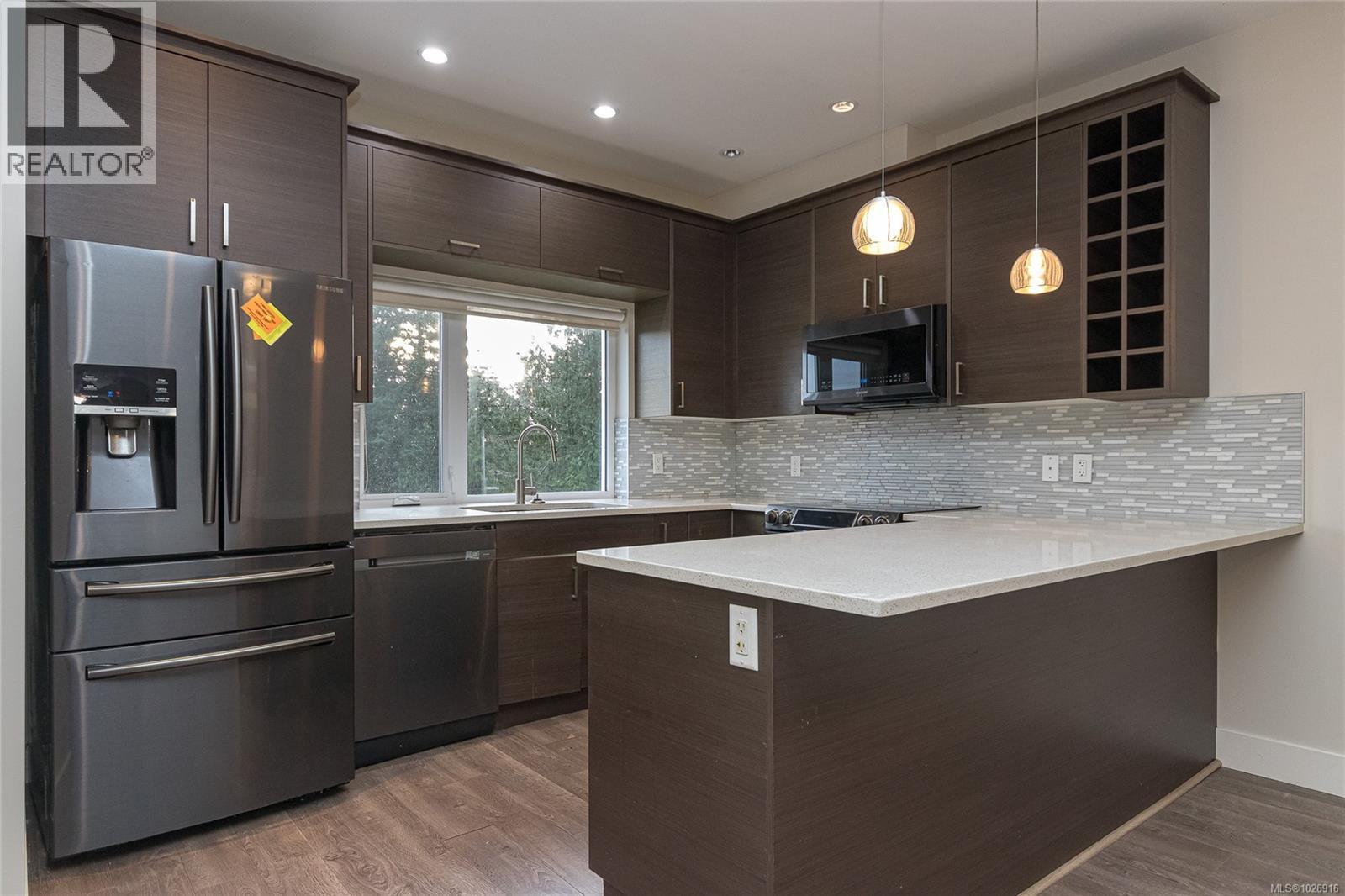 14 235 Island Hwy, View Royal